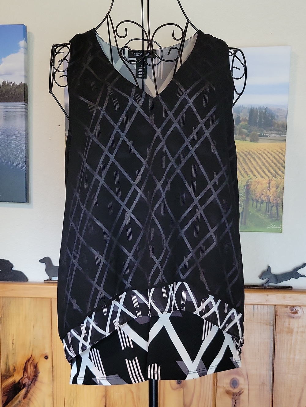 White House Black Market Black & Gray Patterned Layered V-Neck Sleeveless Top